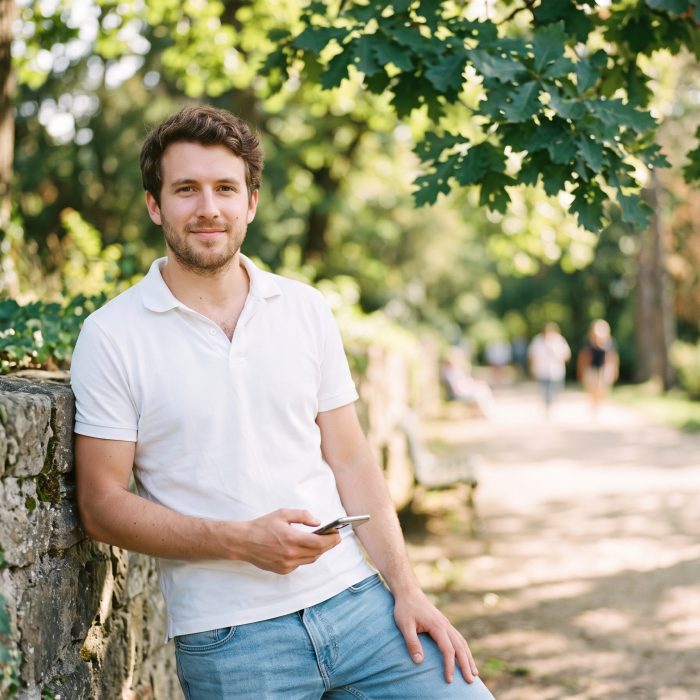 Guy_wearing_white_polo_shirt_202608031037